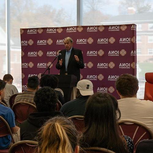 Jim Hynes speaking at the Hynes Institute.